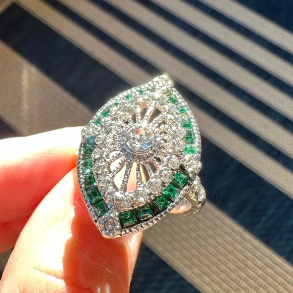 Vintage Emerald Silver 925 Plated Ring - Picture 15 of 15